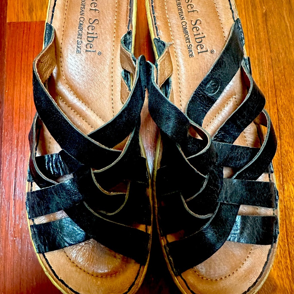 Josef Seibel black sandals size 40